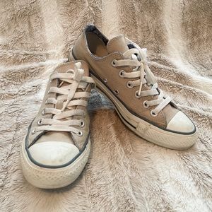 Converse women's 7